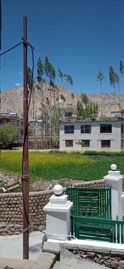 Lhardak Home Stay Leh Esterno foto