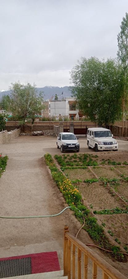 Lhardak Home Stay Leh Esterno foto